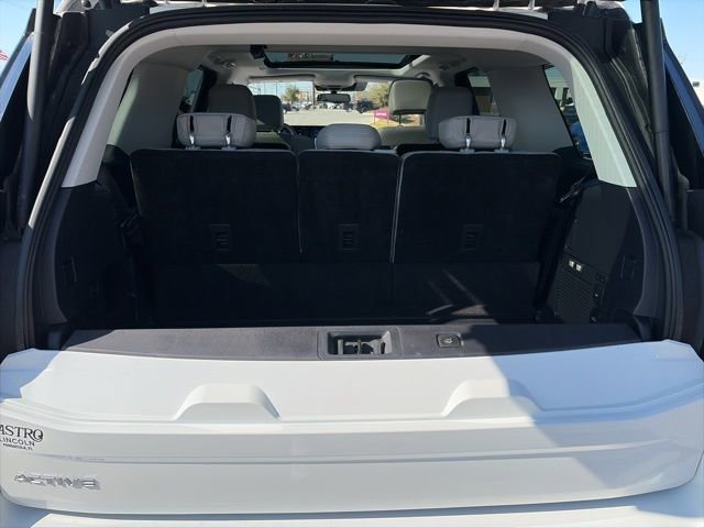 Used 2025 Ford Expedition Active image 23