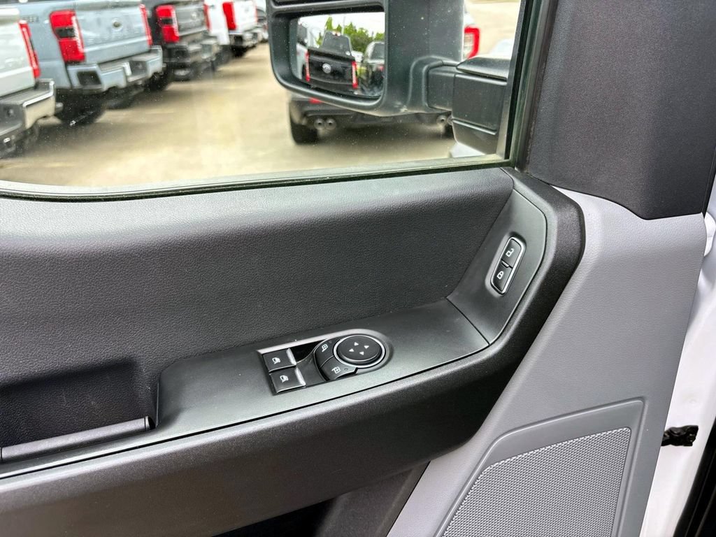 Used 2024 Ford F550 4x4 Regular Cab Super Duty image 12