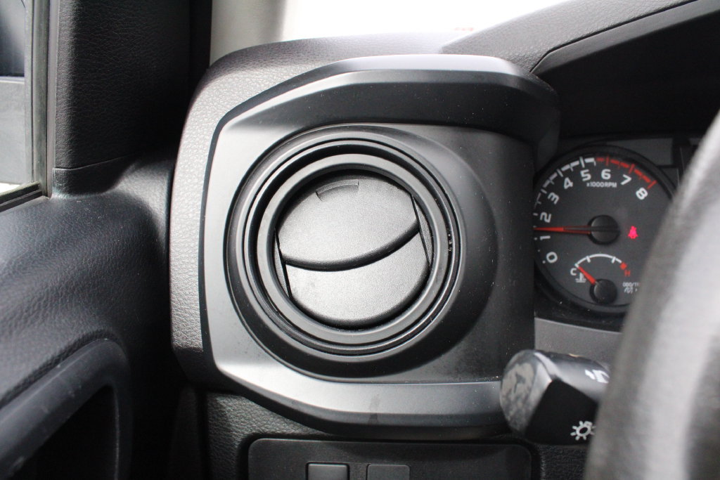 Used 2020 Toyota Tacoma SR AWD/4WD image 8