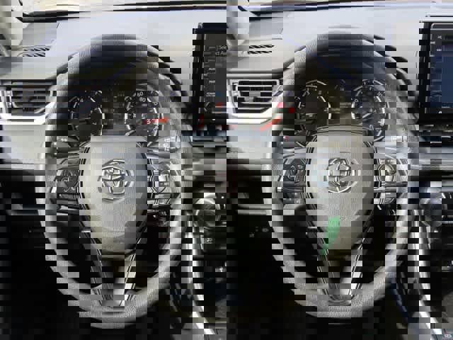 Used 2022 Toyota RAV4 LE image 18