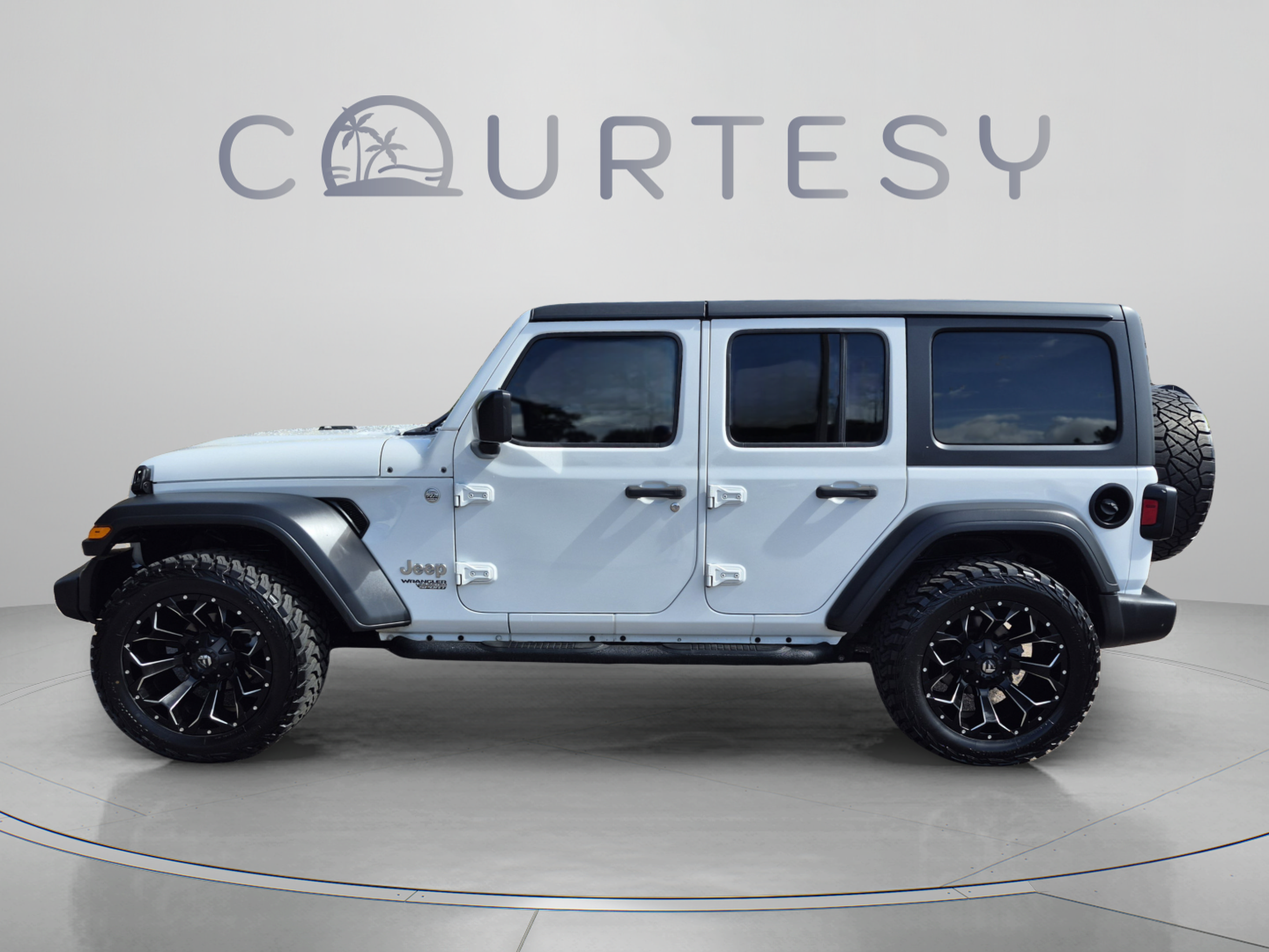 Used 2019 Jeep Wrangler Unlimited Sport S AWD/4WD image 2