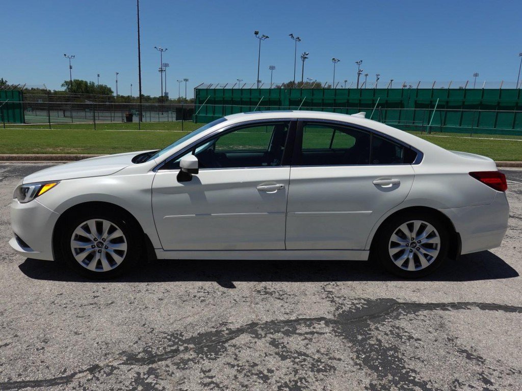 Used 2017 Subaru Legacy 2.5i Premium w/ Moonroof Package AWD/4WD image 4