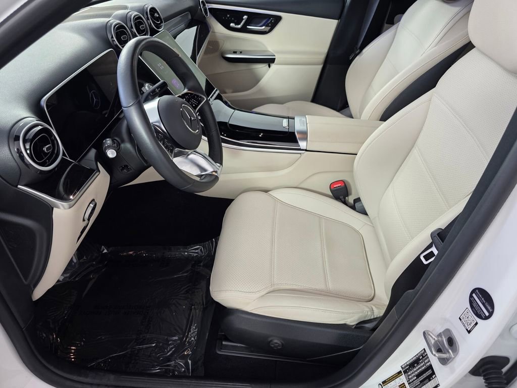 Certified 2025 Mercedes-Benz GLC 300 4MATIC image 9
