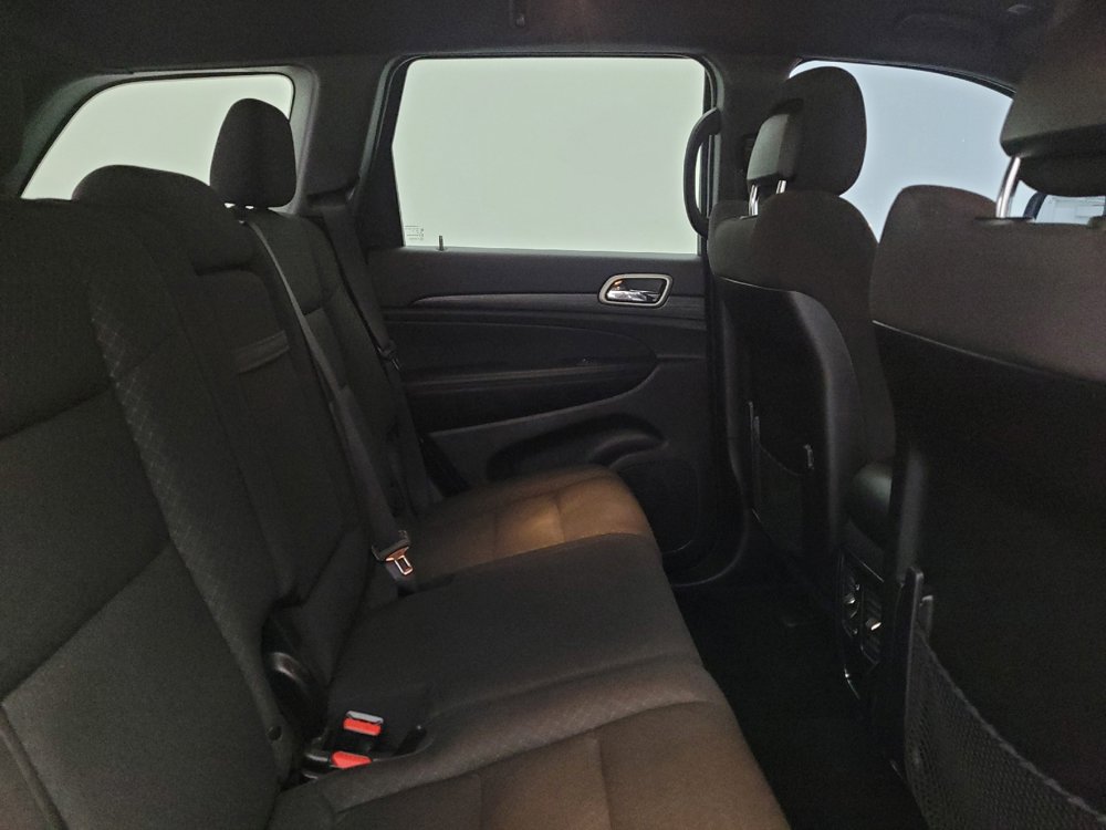 Used 2021 Jeep Grand Cherokee Laredo image 19