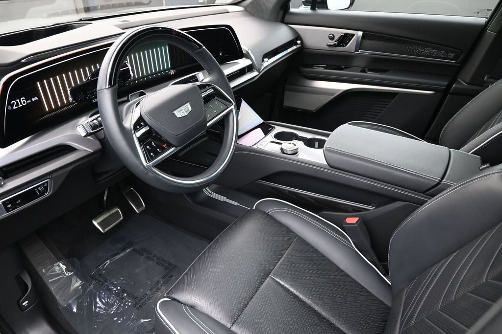 Used 2026 Cadillac Vistiq Platinum w/ LPO, Floor Liner Package AWD/4WD image 10