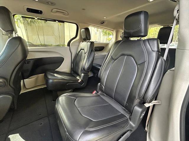 Certified 2024 Chrysler Pacifica Touring-L FWD image 42