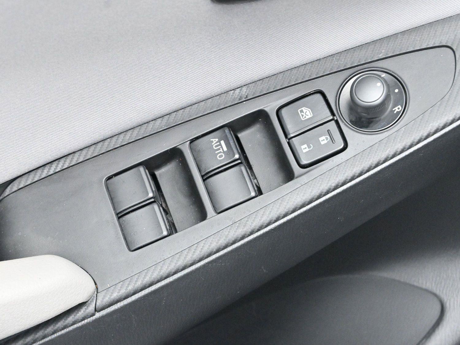 Used 2020 Toyota Yaris LE image 11