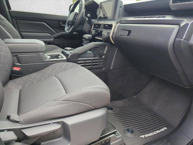 Used 2025 Toyota Tacoma SR5 AWD/4WD image 20