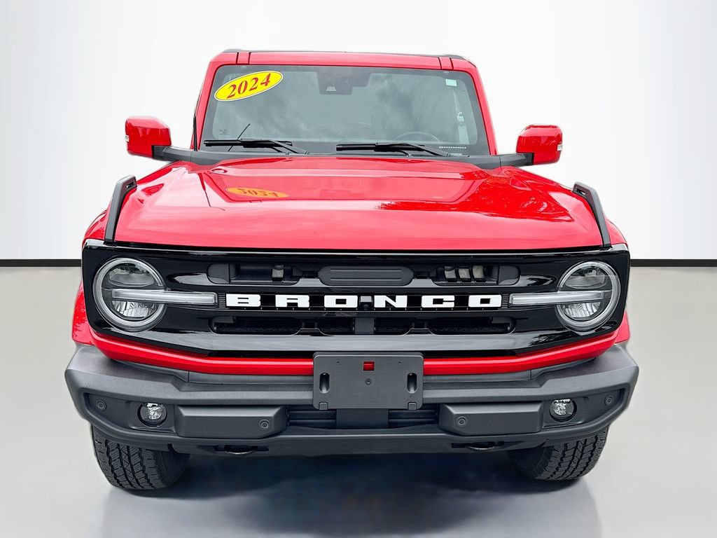 Used 2024 Ford Bronco Outer Banks AWD/4WD image 2