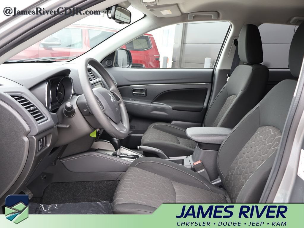 Used 2025 Mitsubishi Outlander Sport SE AWD/4WD image 23