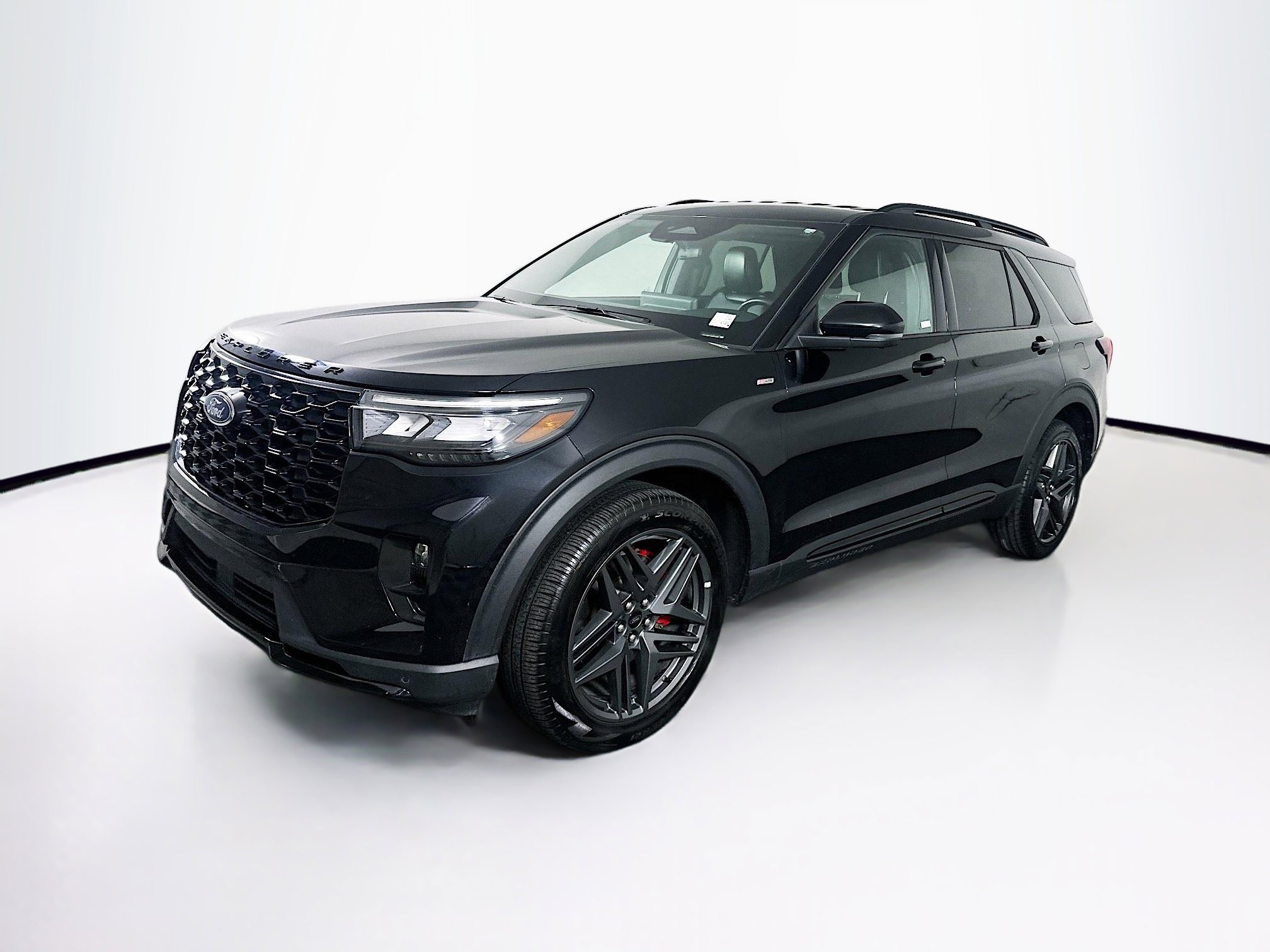Used 2025 Ford Explorer ST-Line w/ ST-Line Street Pack AWD/4WD image 3