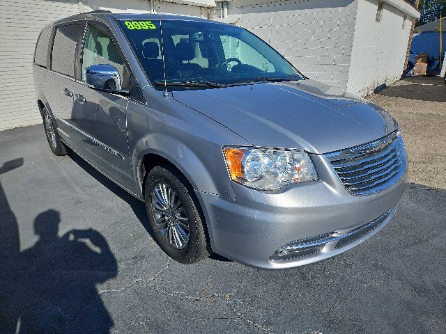 Used 2014 Chrysler Town & Country Touring-L