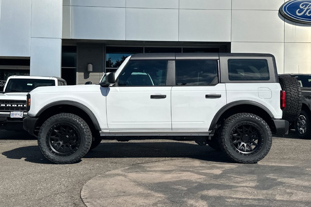 Used 2025 Ford Bronco 4-Door AWD/4WD image 7