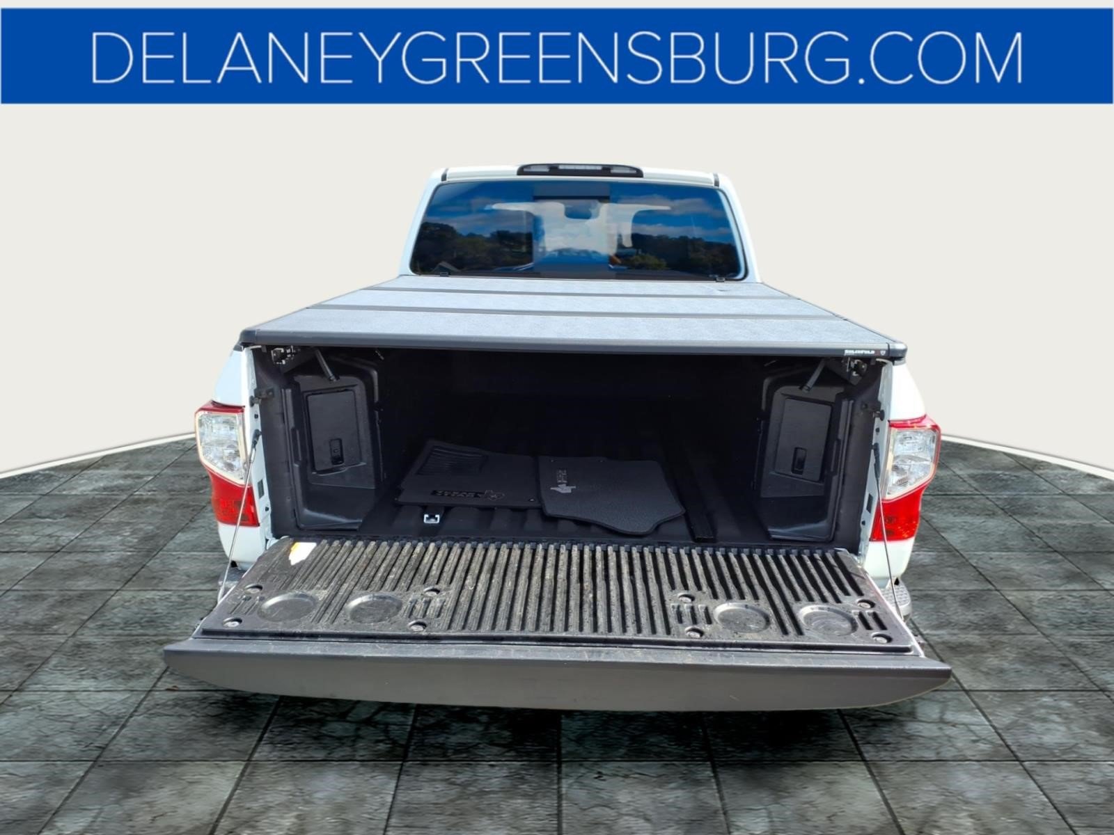 Used 2019 Nissan Titan SV w/ SV Convenience Package AWD/4WD image 10