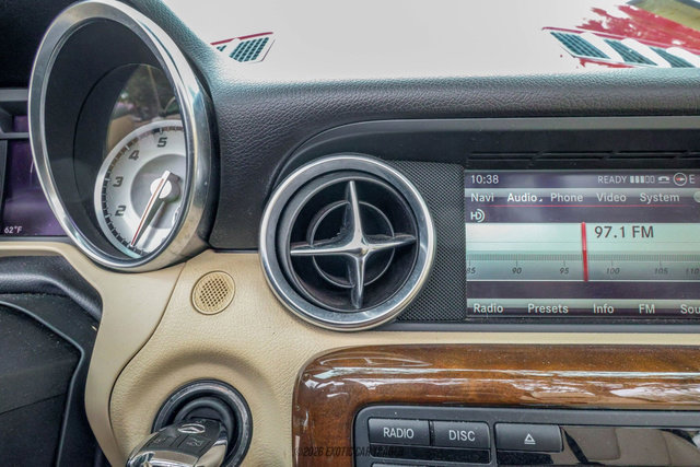 Used 2015 Mercedes-Benz SLK 250 image 32