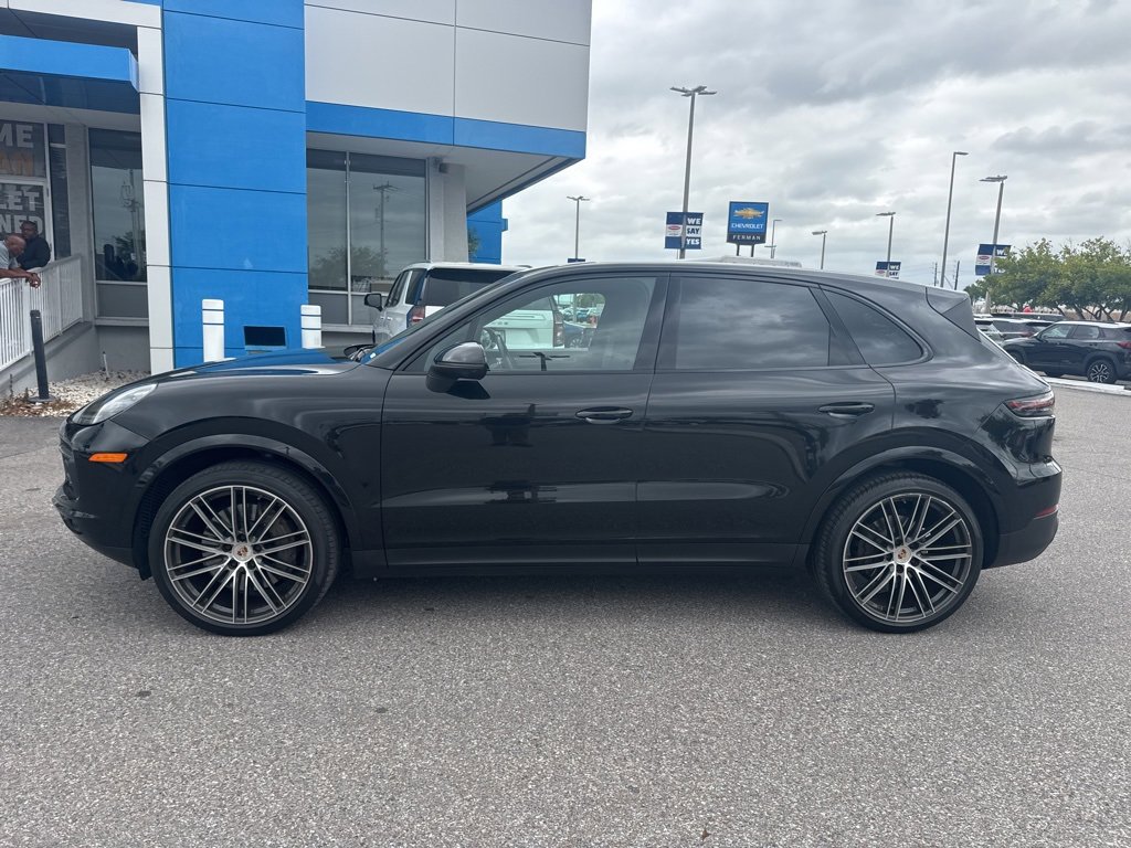 Used 2023 Porsche Cayenne S Platinum image 4