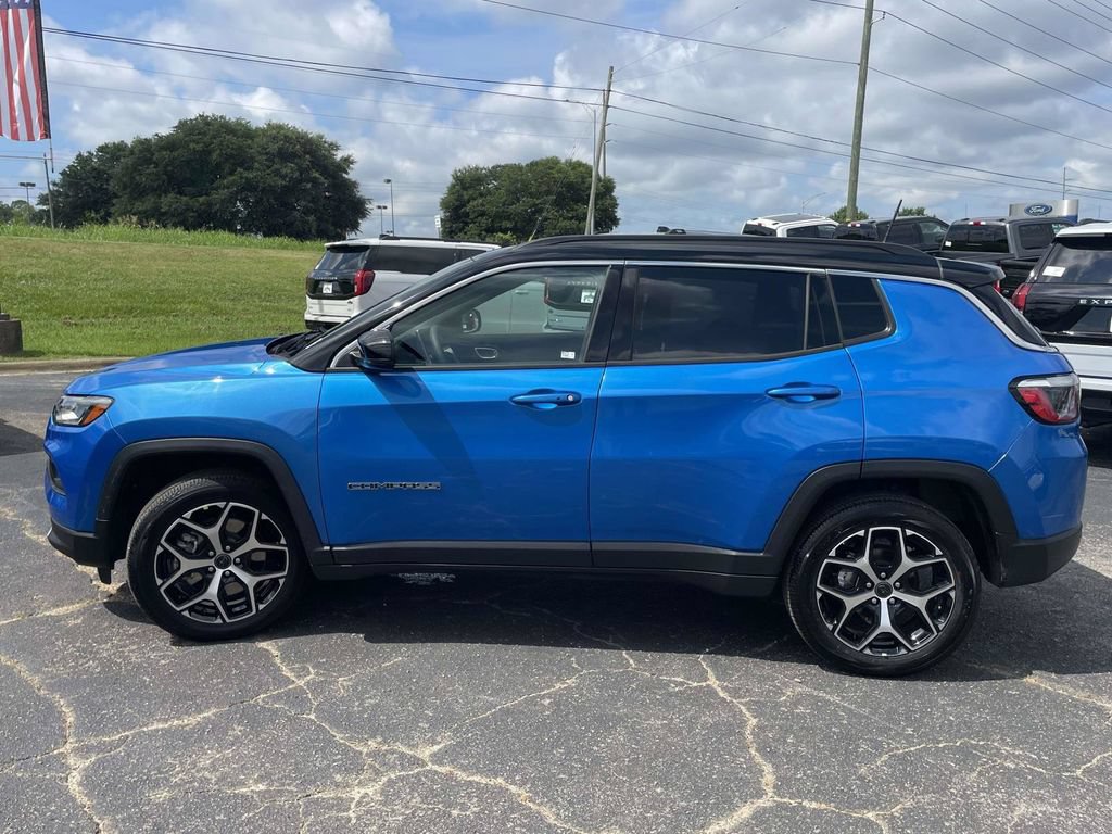 Used 2025 Jeep Compass Limited AWD/4WD image 6
