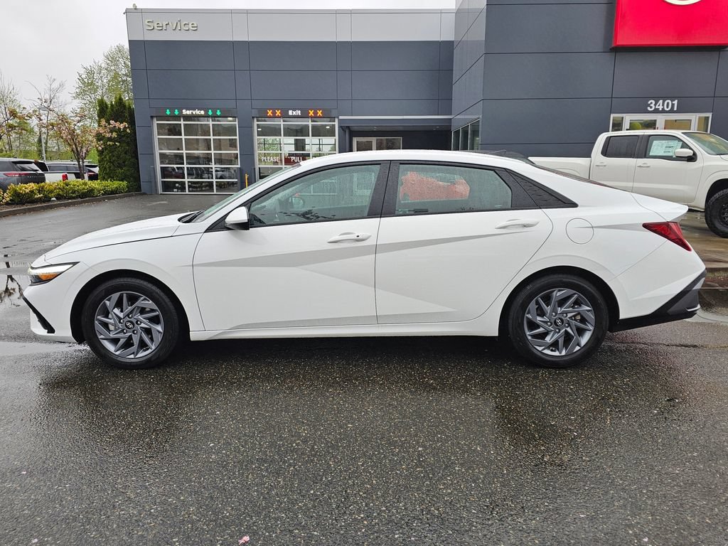 Used 2024 Hyundai Elantra SEL FWD image 8