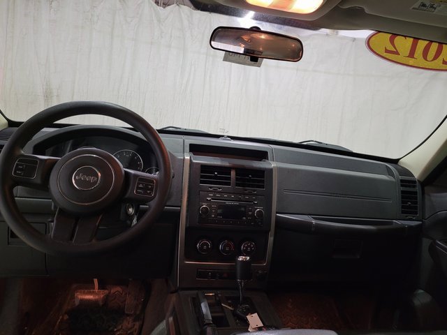 Used 2012 Jeep Liberty Sport image 4