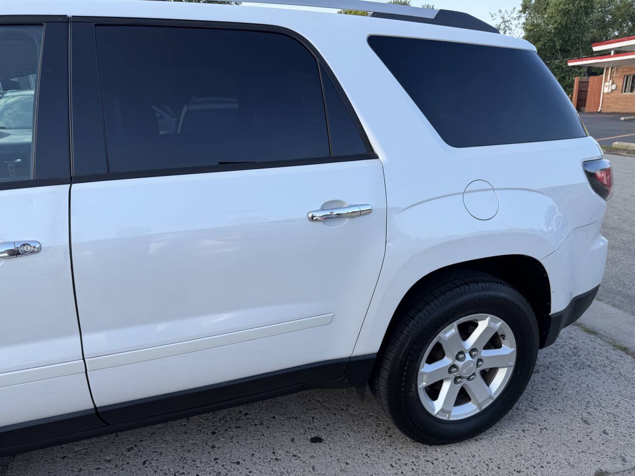 Used 2016 GMC Acadia SLE FWD image 21