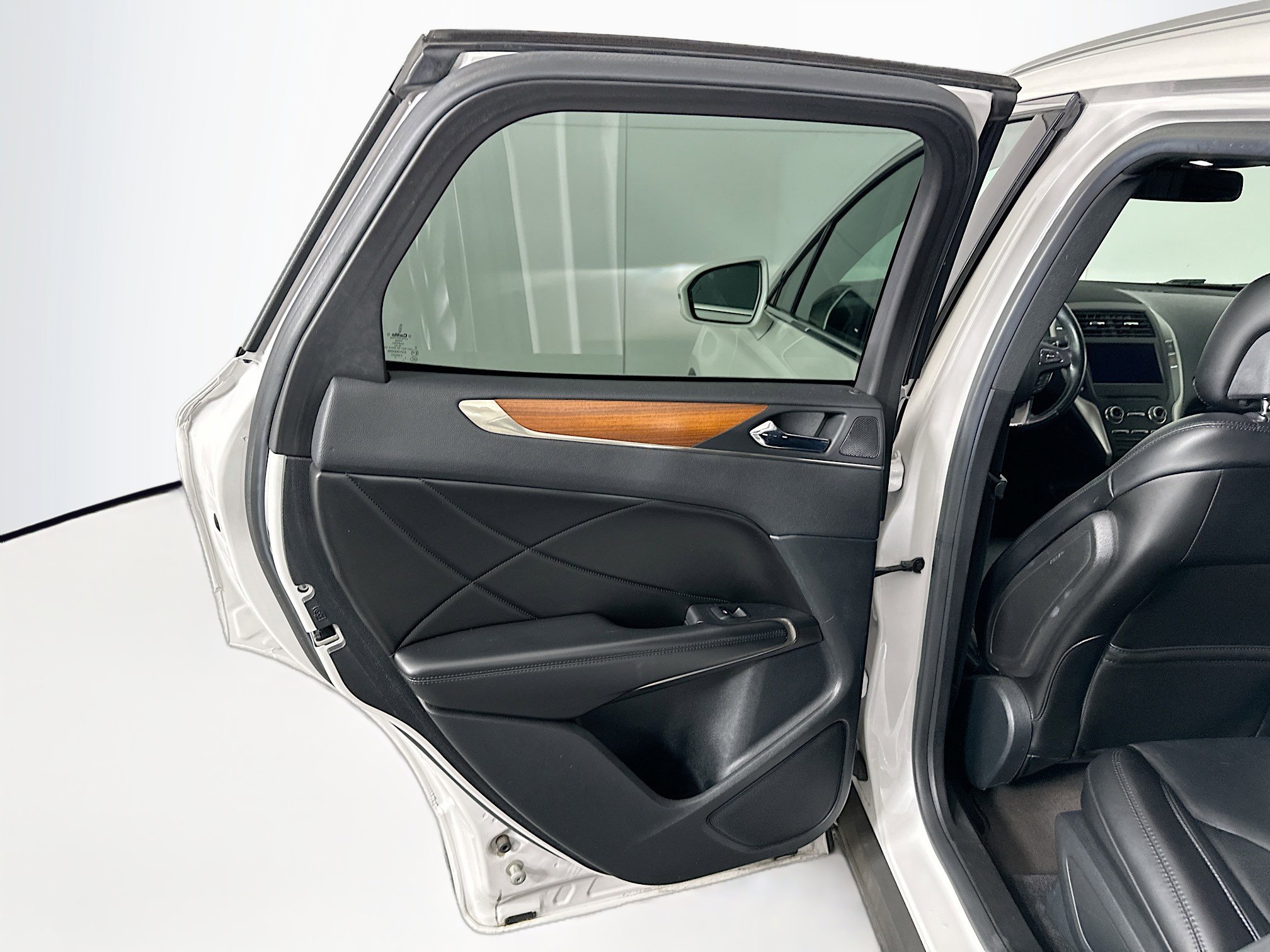 Used 2017 Lincoln MKC Select w/ Select Plus Package image 26