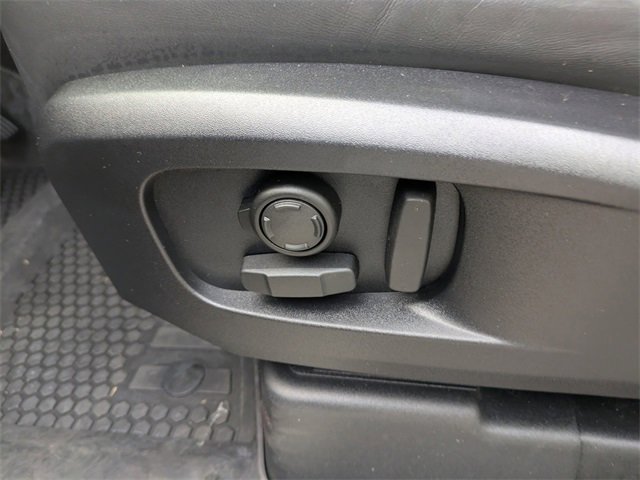 Used 2024 Land Rover Defender 110 X-Dynamic SE image 21