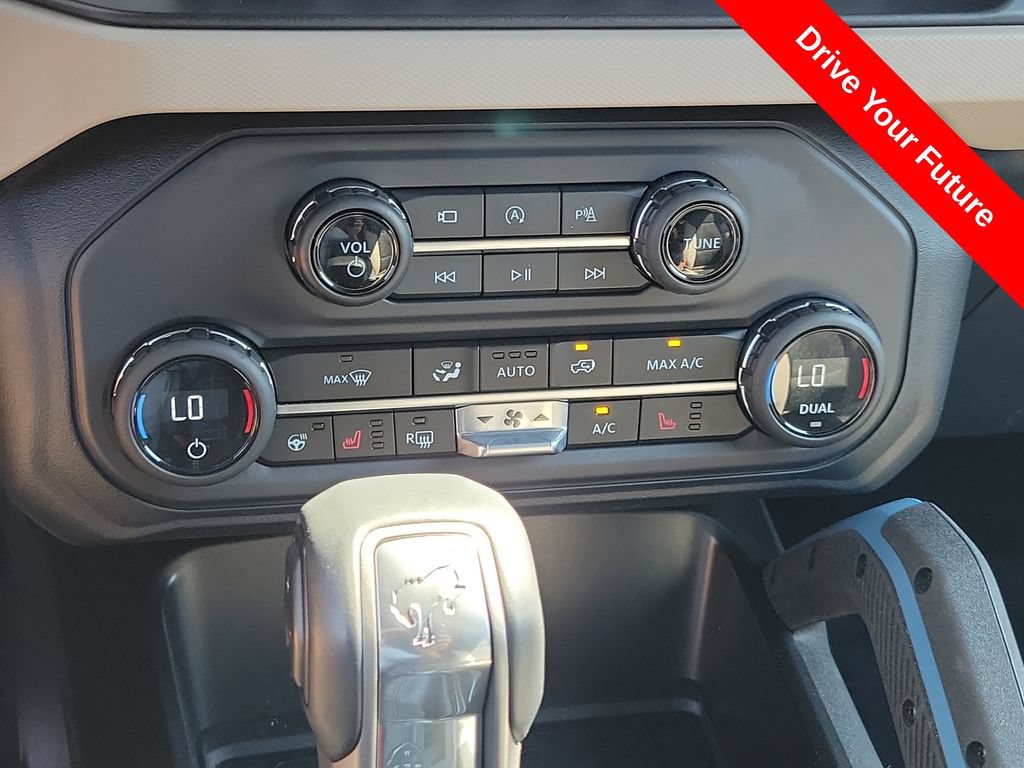 Used 2023 Ford Bronco Wildtrak AWD/4WD image 14