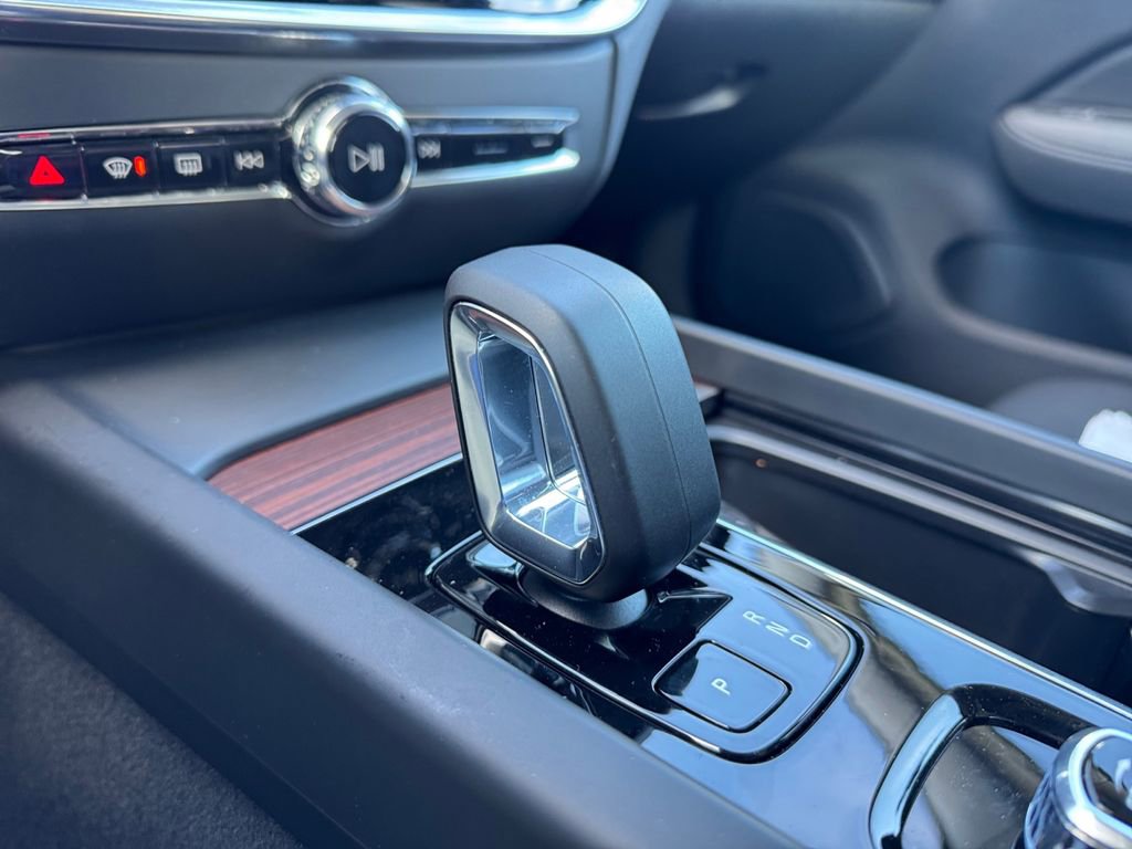 Certified 2025 Volvo V60 B5 Cross Country Plus image 16