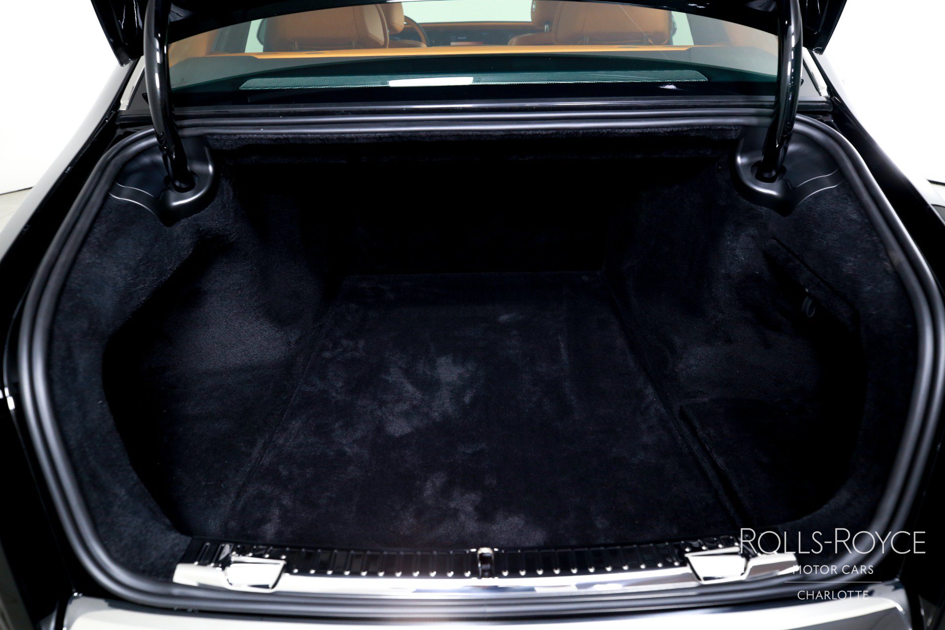New 2027 Rolls-Royce Phantom Sedan RWD image 28