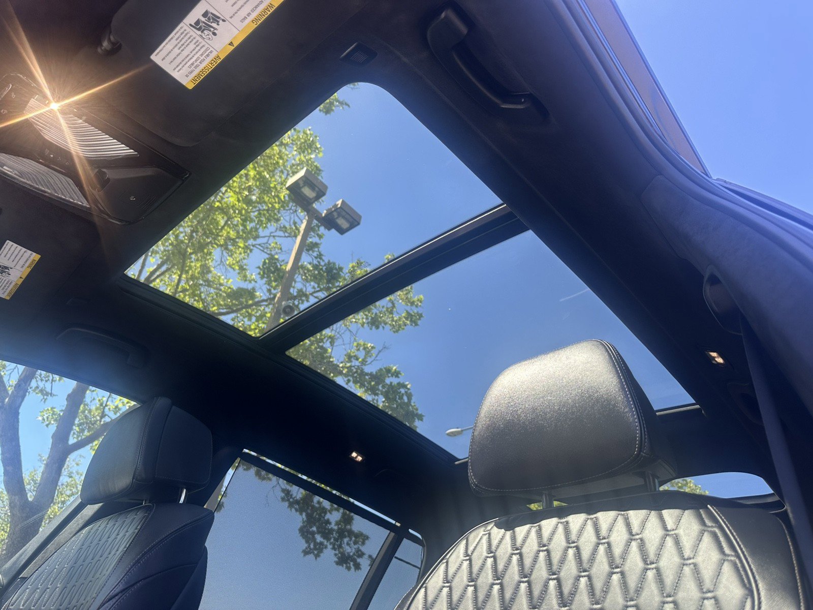 Used 2023 BMW X7 M60i w/ M Sport Professional Package image 31