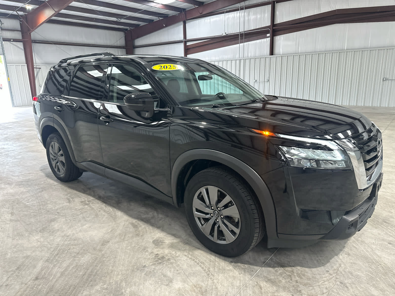 Used 2025 Nissan Pathfinder SV AWD/4WD image 7