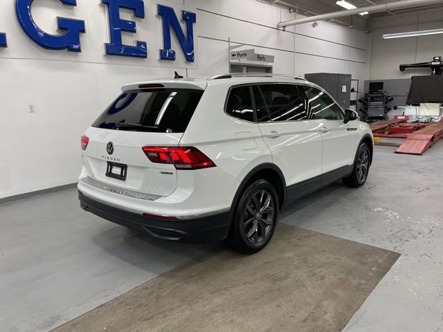 Used 2023 Volkswagen Tiguan SE w/ Panoramic Sunroof Package AWD/4WD image 7