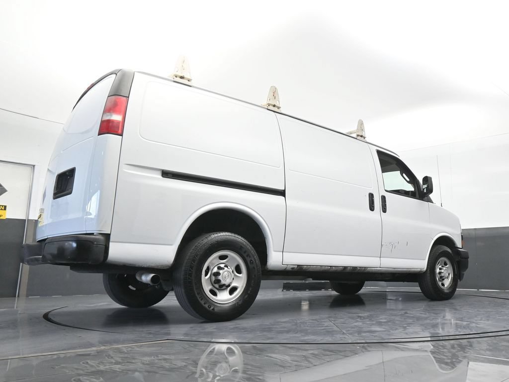 Used 2018 Chevrolet Express 2500 RWD image 42