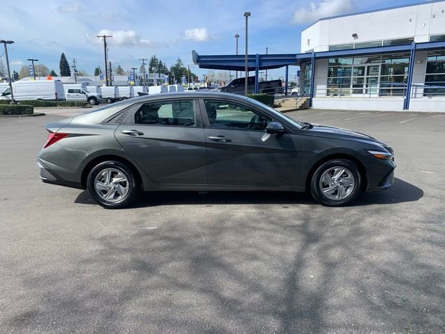 New 2026 Hyundai Elantra SE image 6