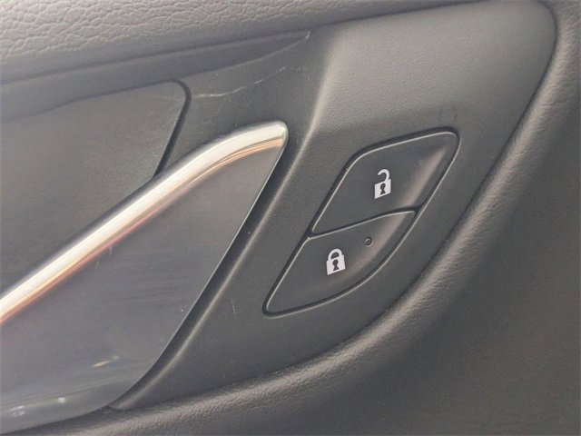 Used 2021 GMC Yukon XL Denali image 11