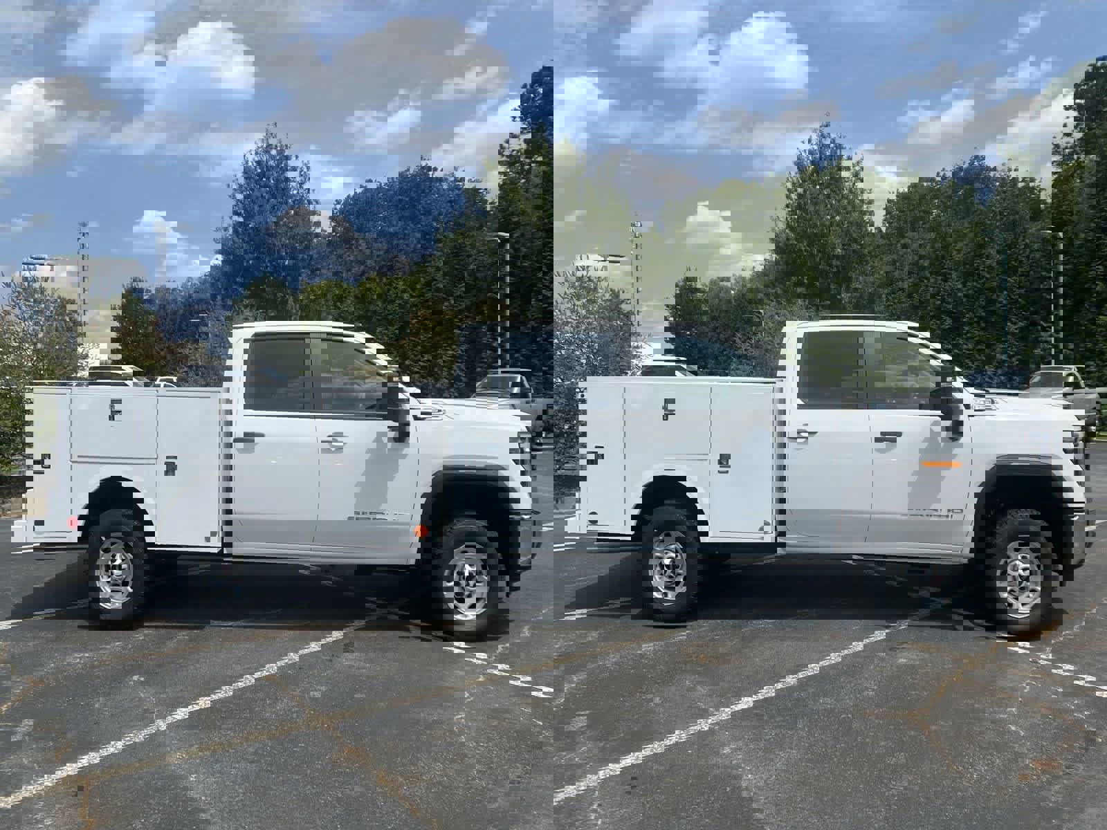 New 2024 GMC Sierra 2500 Pro w/ Convenience Package image 8