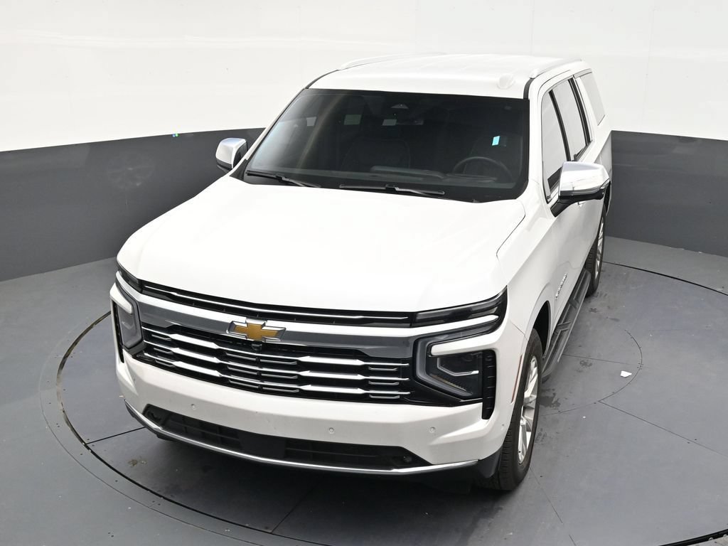Used 2025 Chevrolet Suburban Premier RWD image 18
