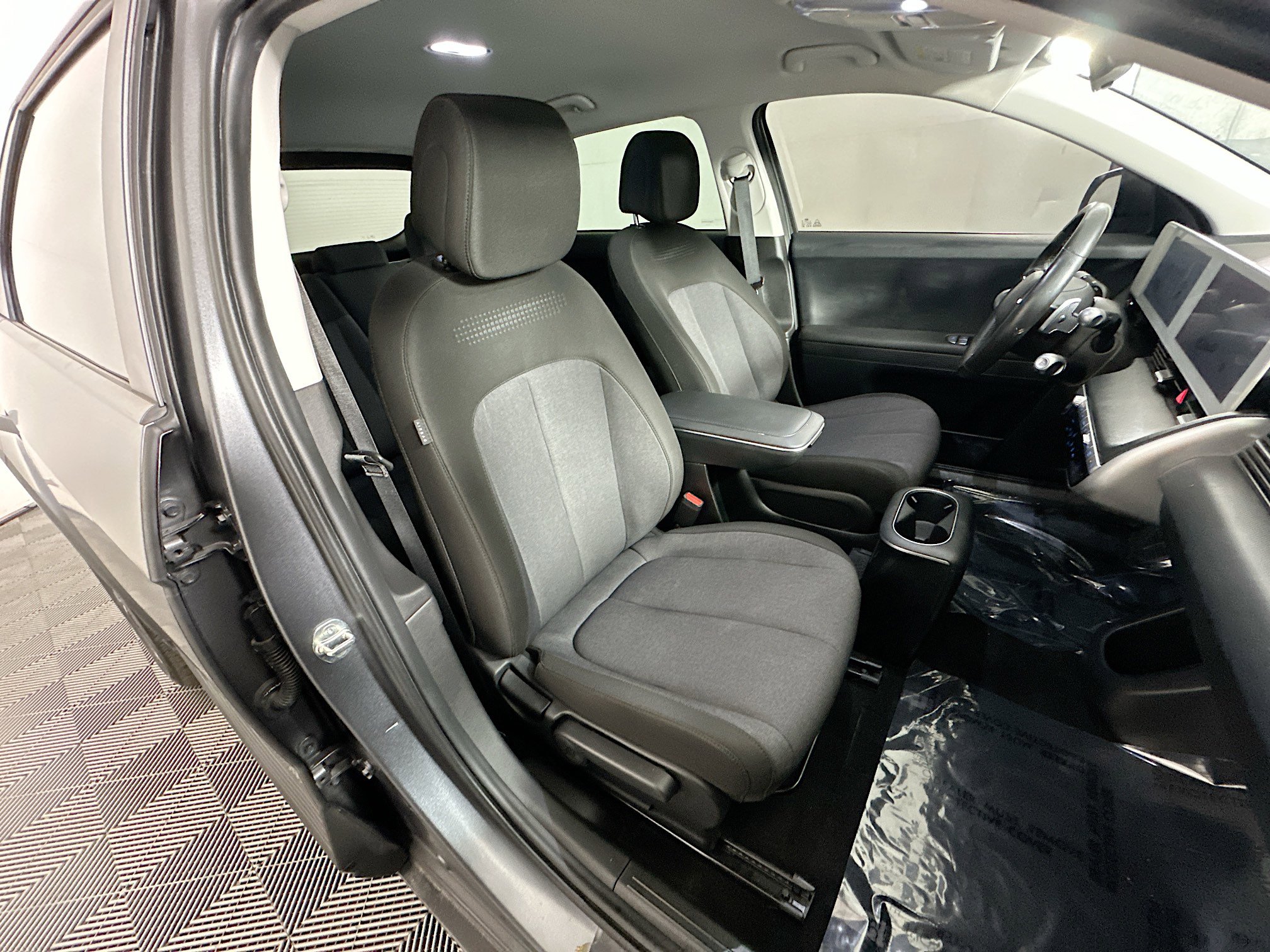 Used 2024 Hyundai Ioniq 5 SEL RWD image 28