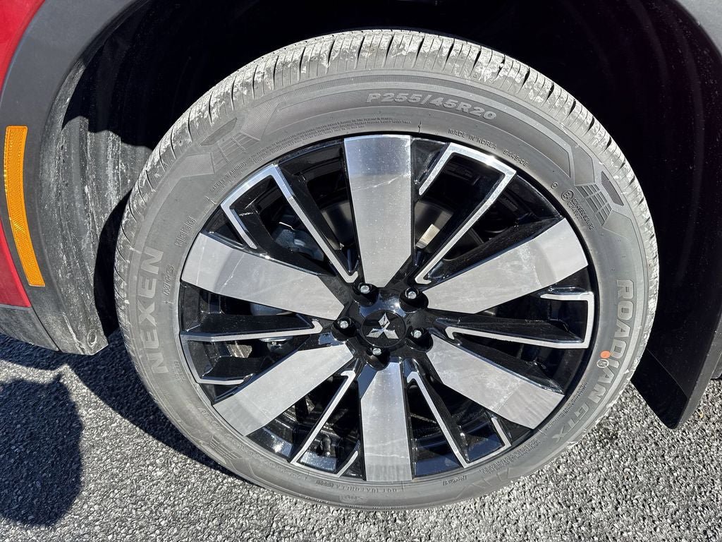New 2025 Mitsubishi Outlander SE image 8