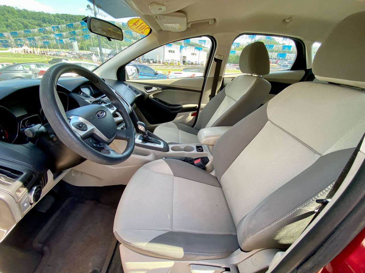 Used 2014 Ford Focus SE FWD image 11