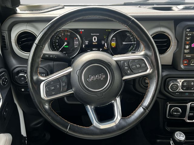 Used 2022 Jeep Wrangler Unlimited Sahara AWD/4WD image 15