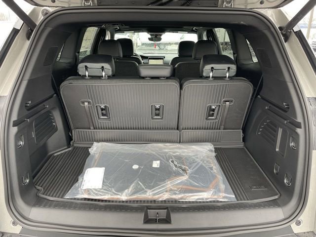 New 2026 GMC Acadia AT4 w/ Luxury Package image 25