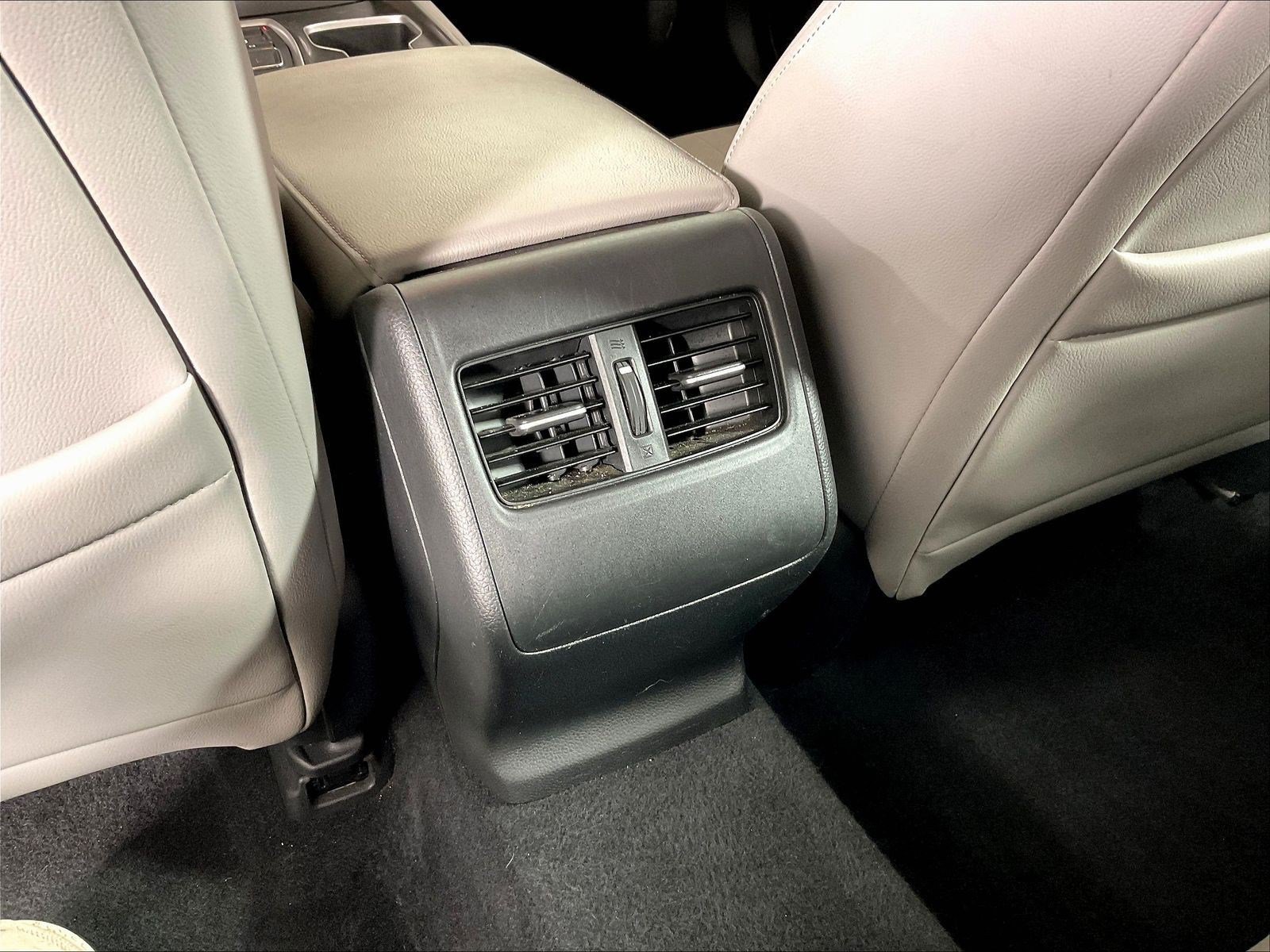 Used 2018 Honda Accord EX-L image 10