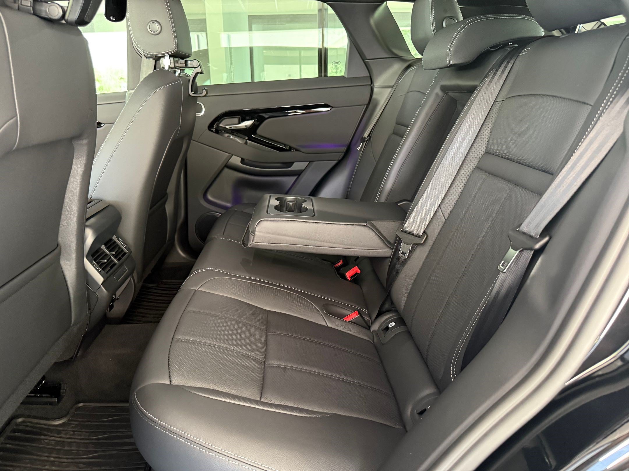 New 2026 Land Rover Range Rover Evoque Hoxton AWD/4WD image 14