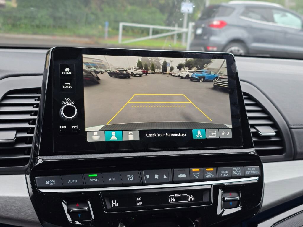 New 2026 Honda Odyssey Touring image 22