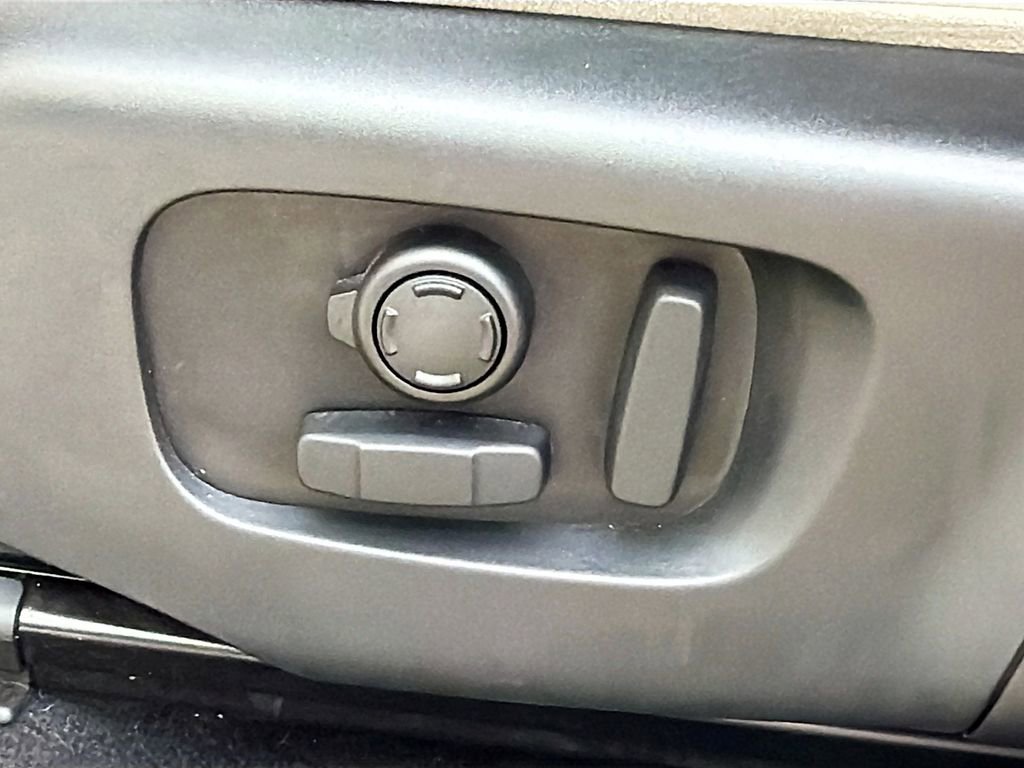 Used 2020 Land Rover Discovery Sport SE image 25