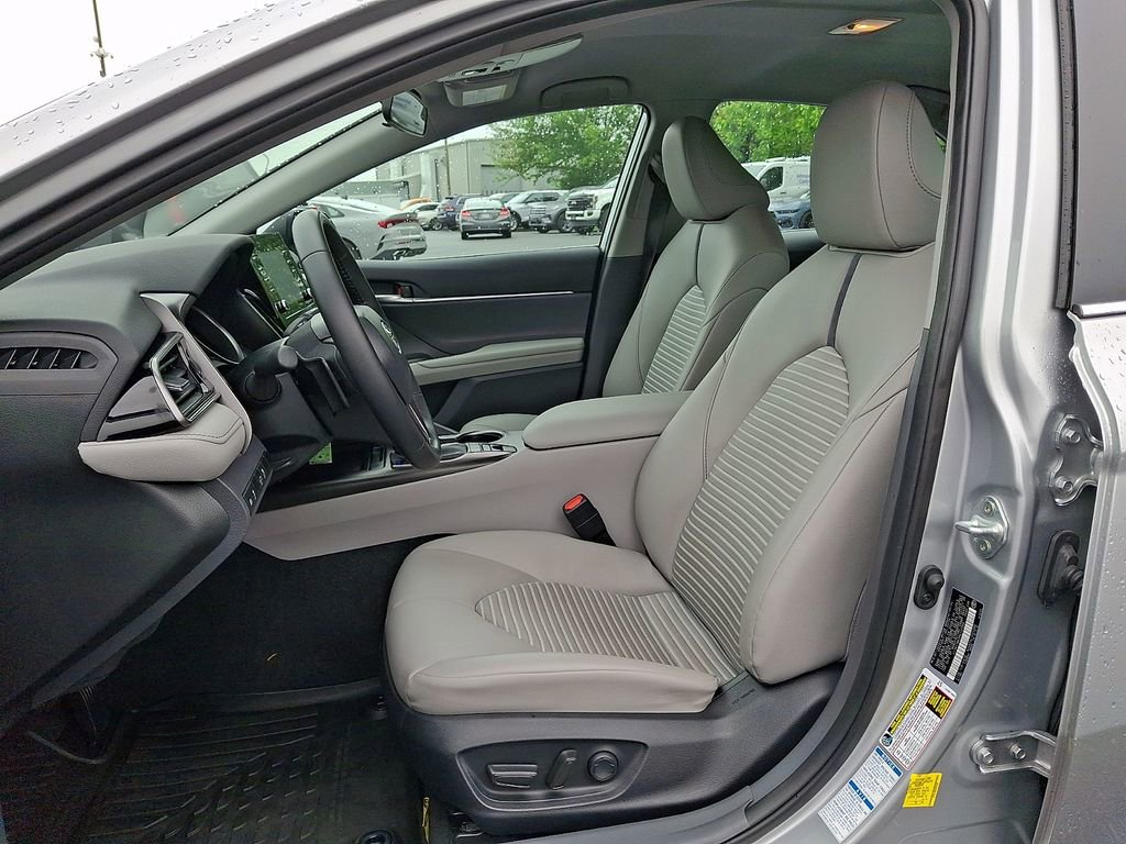 Used 2024 Toyota Camry SE AWD/4WD image 13