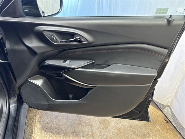 Used 2024 Chevrolet Trax RS w/ Sunroof Package image 26