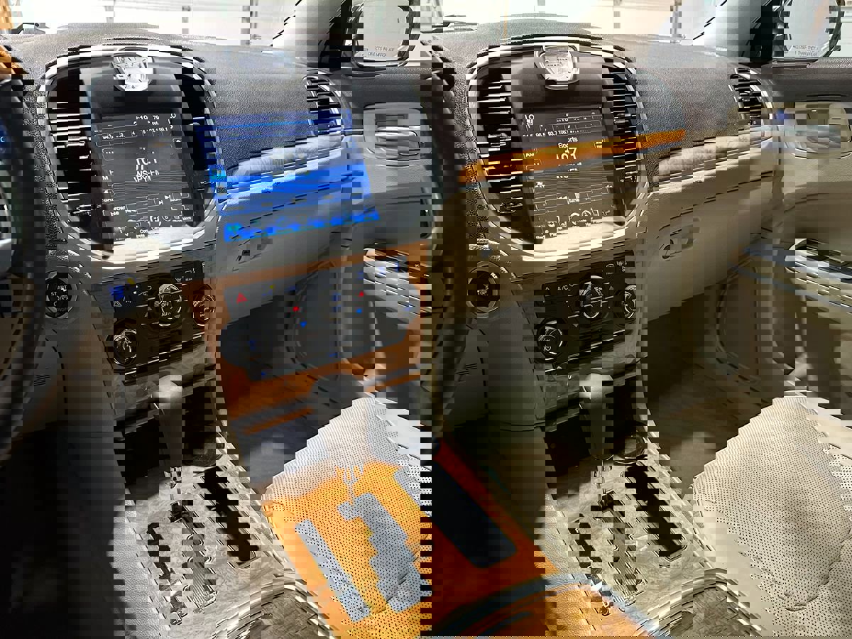 Used 2013 Chrysler 300 C w/ Light Group image 33