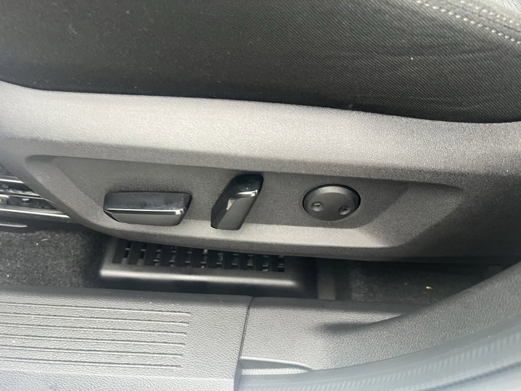 Used 2023 Nissan Rogue SV image 18